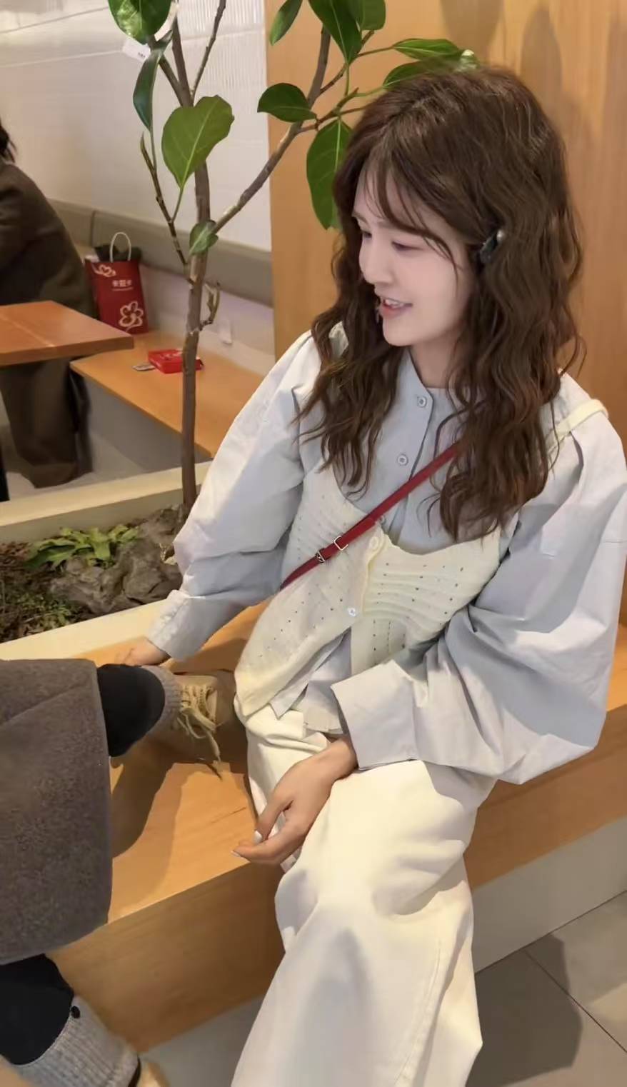 Korean Style Layered Knit Vest and Shirt with White Pants Three-Piece Set - Image 3
