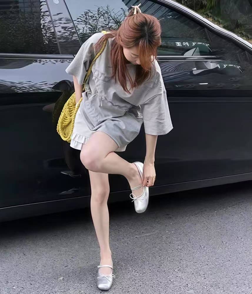 Stylish Asymmetric Lace Bow Loose Versatile Oversized Short Sleeve T-Shirt and Slimming Casual Shorts Two-Piece Set - Image 3