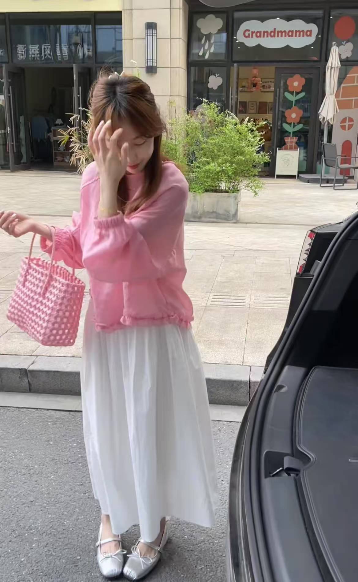 Pink Korean Sweet Round Neck Ruffle Hem Blouse and White Skirt Two-Piece Set - Image 2