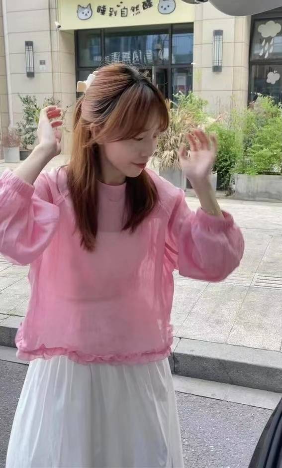Pink Korean Sweet Round Neck Ruffle Hem Blouse and White Skirt Two-Piece Set - Image 4