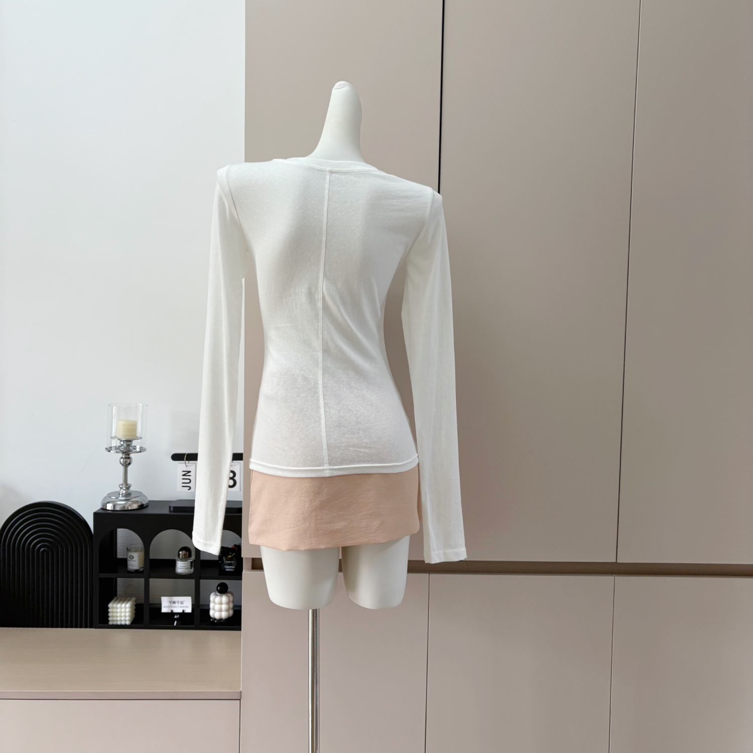 White V-Neck Long Sleeve T-Shirt for Women 2025 New Fall Slim Fit Base Layer Top - Image 5