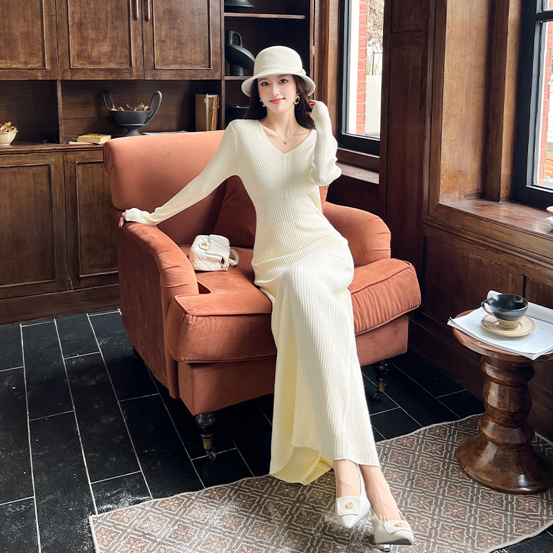 V-Neck Knit Dress Women's Autumn Winter Slim Fit High Waist Bodycon Mermaid Long Sweater Dress