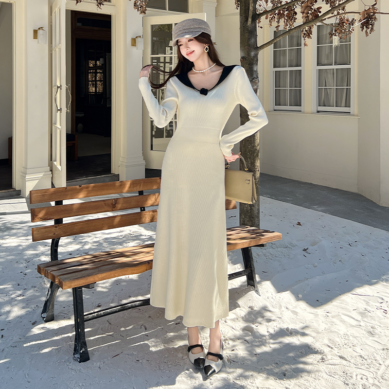 Elegant French V-Neck Slim Fit Long Sleeve Knit Dress - Image 3