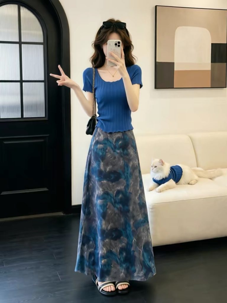 Blue Square Neck Short Sleeve Knit Top for Women 2026 Summer New Slim Fit
