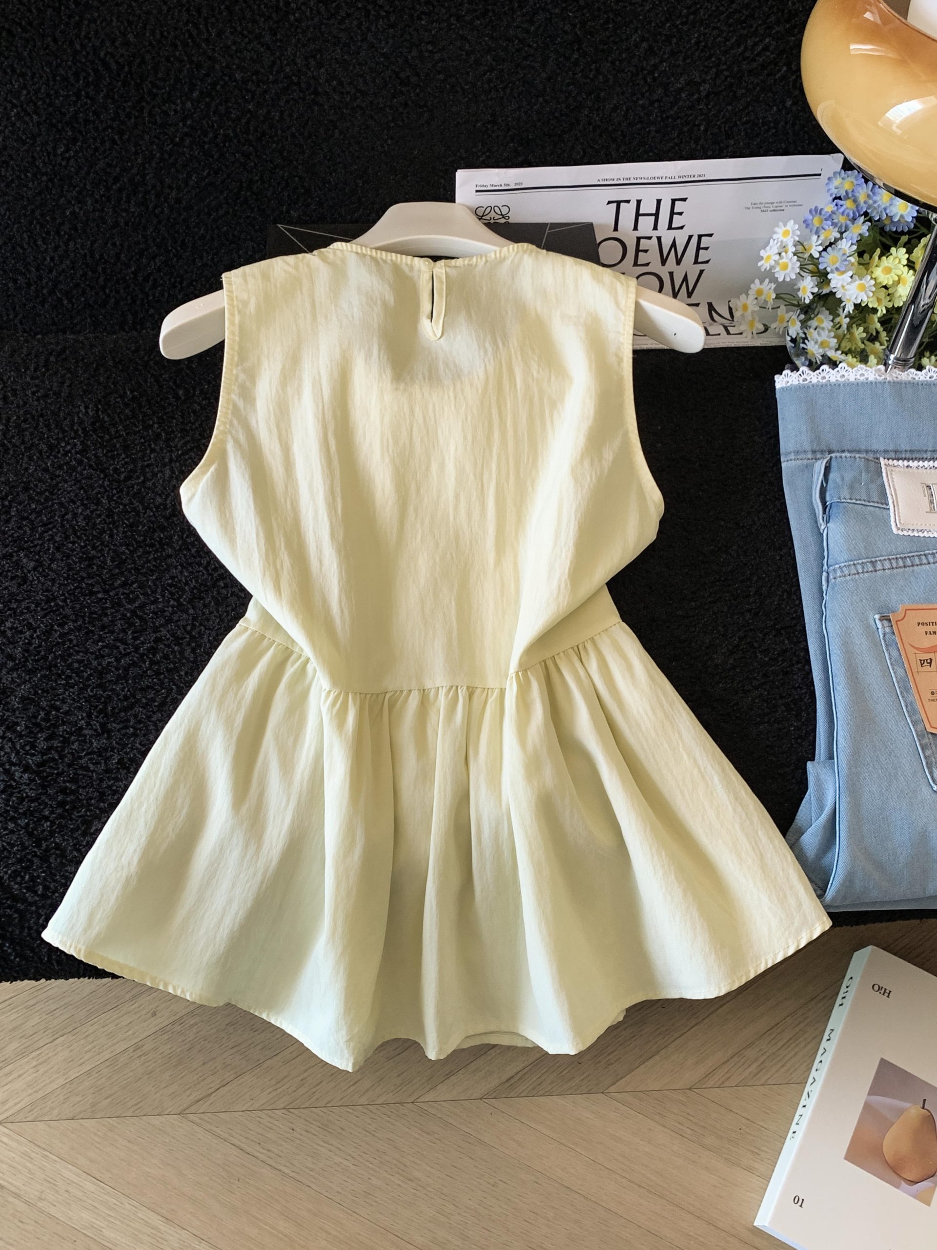 French Commute Pleated Sleeveless Shirt for Women - Image 2