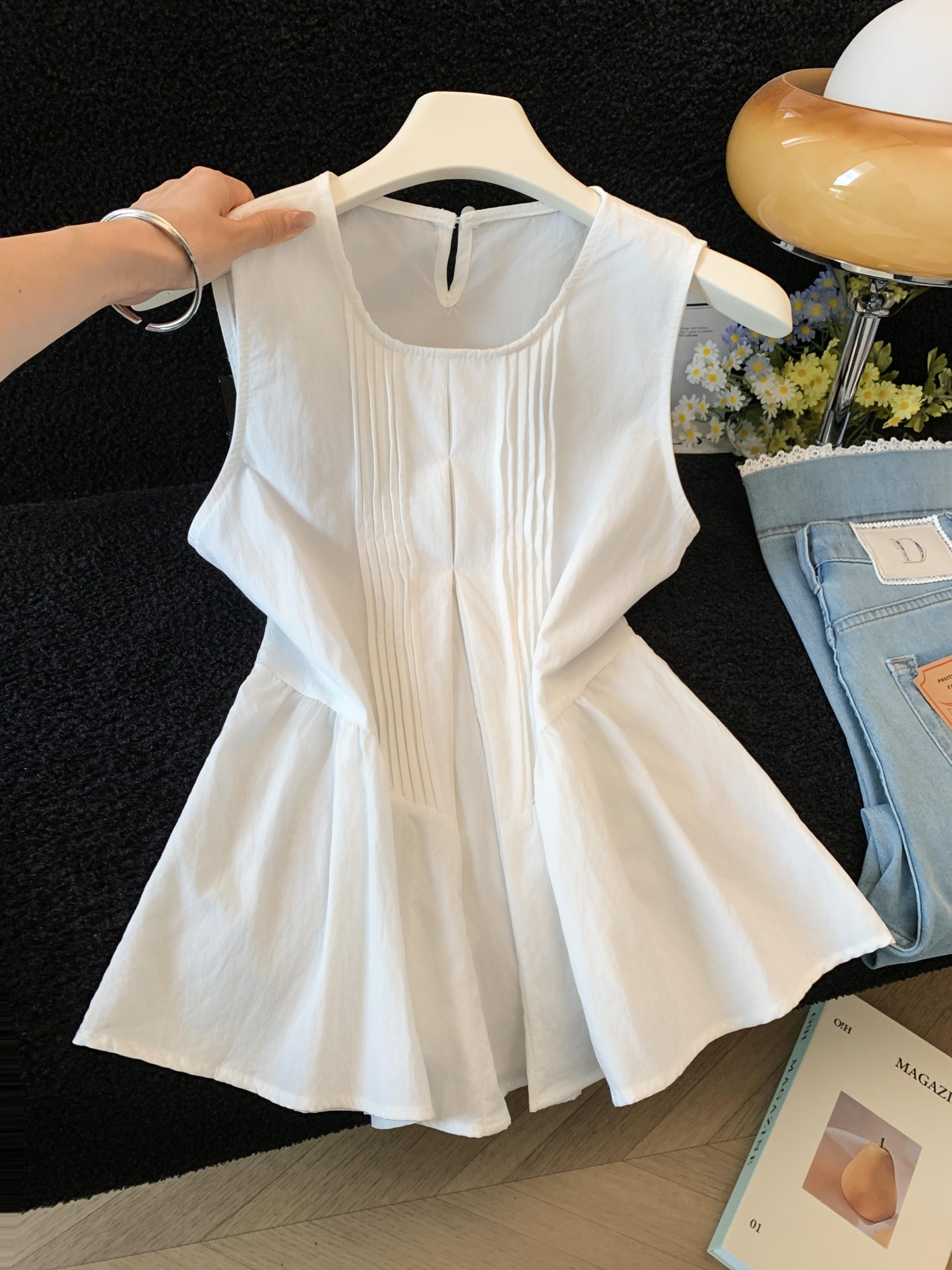 French Commute Pleated Sleeveless Shirt for Women - Image 3