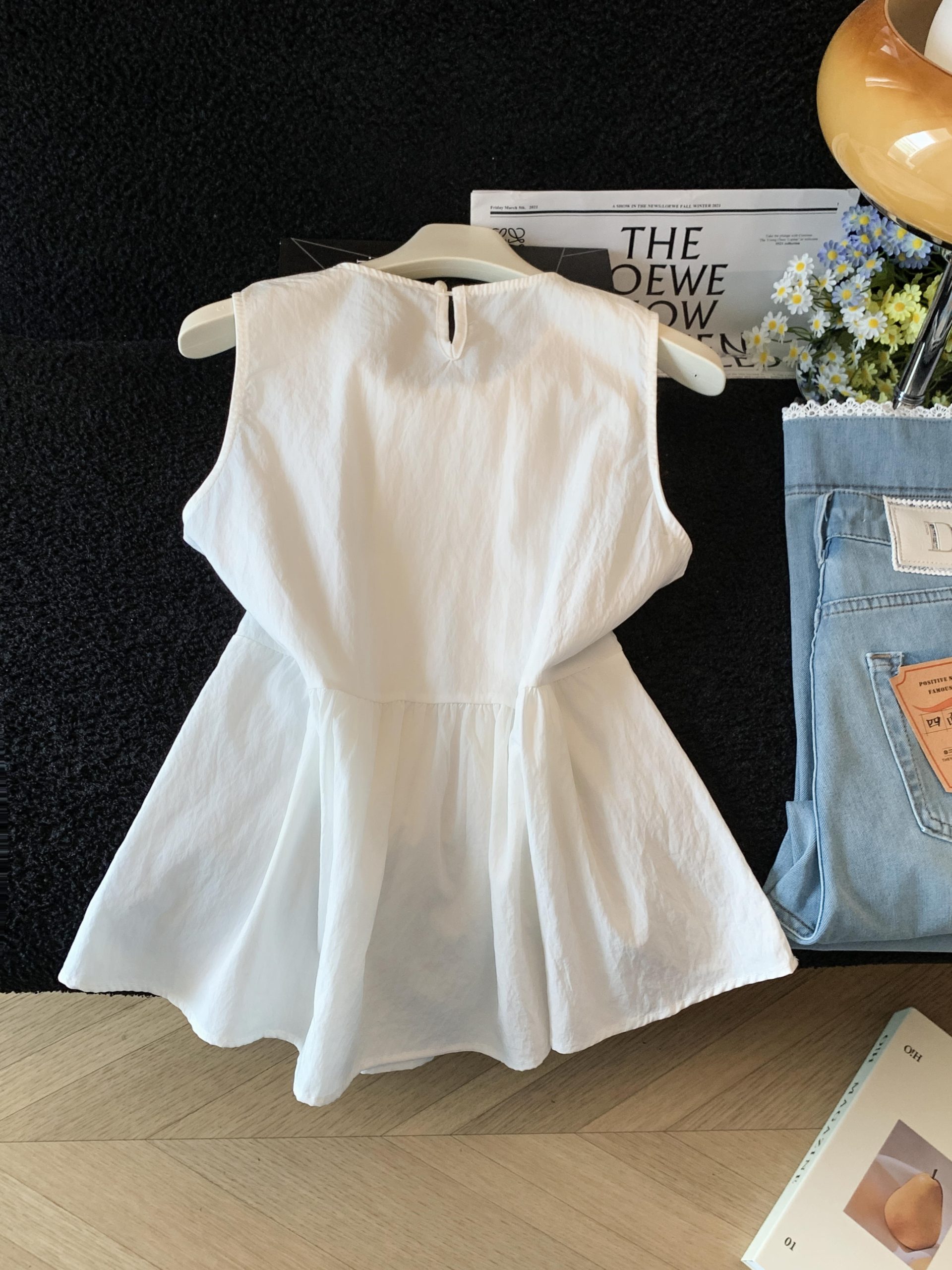 French Commute Pleated Sleeveless Shirt for Women - Image 4