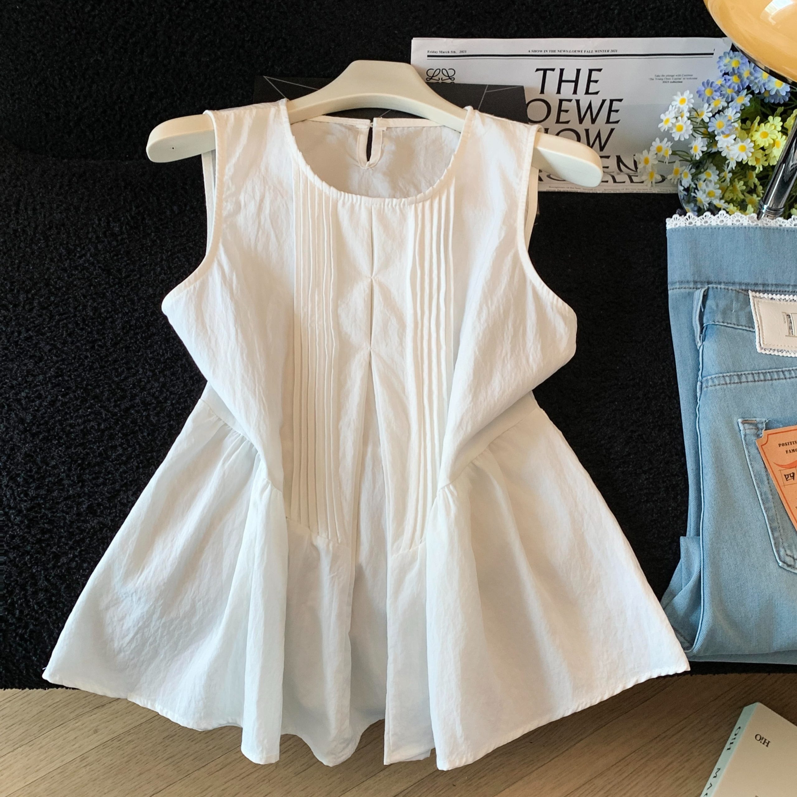 French Commute Pleated Sleeveless Shirt for Women - Image 5